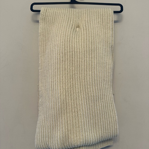 NWT French Connection Cream Knit Scarf, Gloves, & Hat Set - Picture 5 of 5